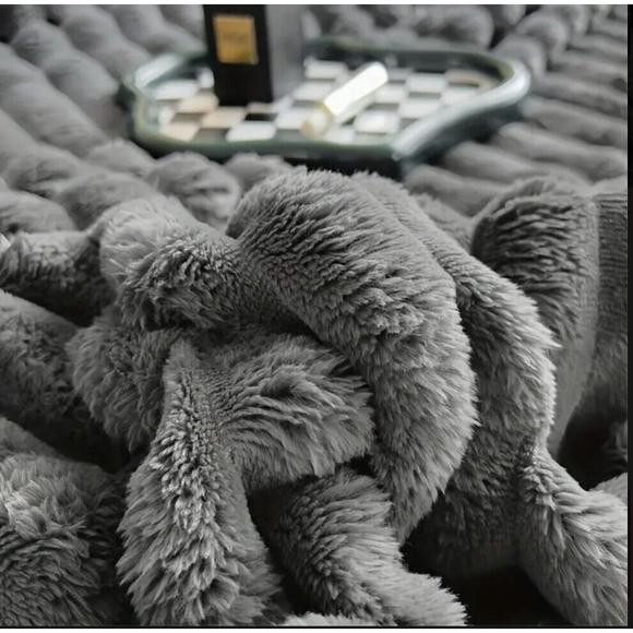 Queen Blanket Gray Plush Blankets Bedspread  Cozy Couch Throw Bed topper Gift - Picture 11 of 12